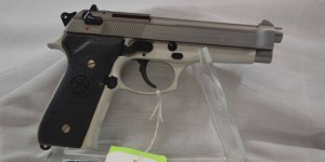 Beretta 92FS 9mm 15+1 LIKE NEW 