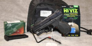 RugerSR22 .22 w/ laser 2 mag sft case 